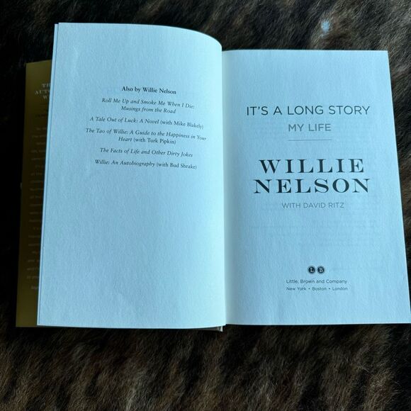 Willie Nelson “It’s A Long Story” My Life Willie Nelson Hardcover Book - Picture 4 of 6